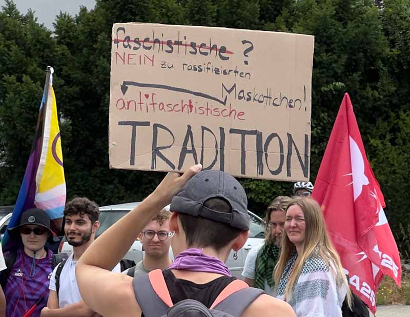 Demonstration am Bahnhof Biedenkopf